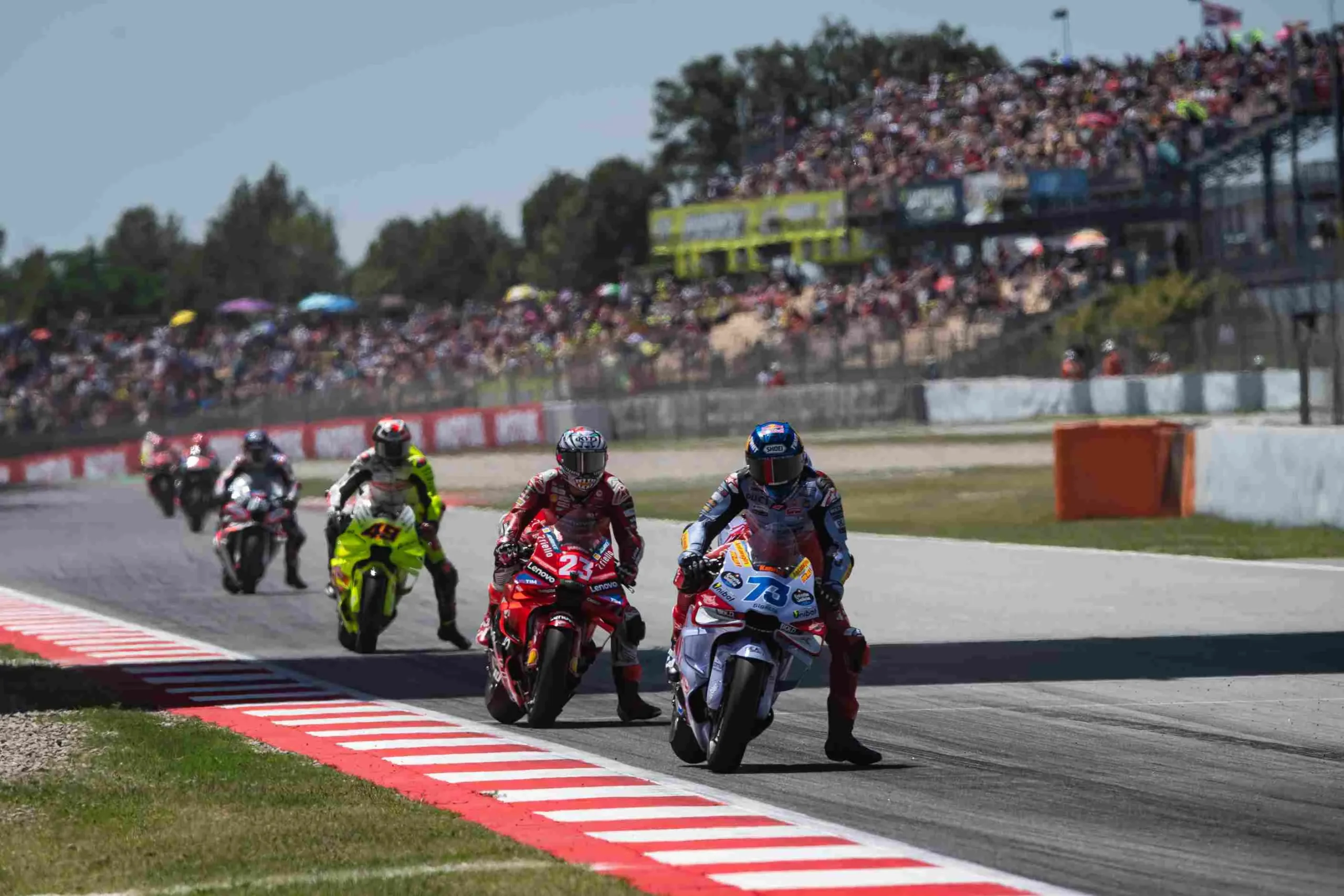 Start Tertunda di Jerez? MotoGP Ganti Aturan demi Keamanan Pembalap!