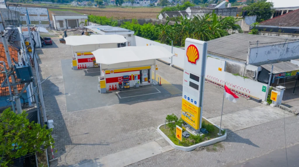 Strategi Baru Shell Indonesia: Mengalihkan Fokus SPBU ke Energi Hijau dan Layanan Digital