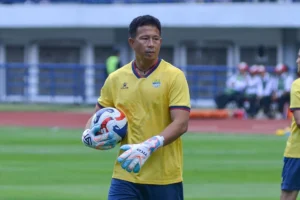 Strategi Bojan Hodak: Rotasi Kiper Persib & Rekor Usia Made Wirawan Siap Pecah!
