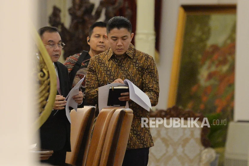 Teddy Indra Wijaya Buka Suara: Wacana Pemotongan Gaji Menteri Masuk Rapat Pekan Ini