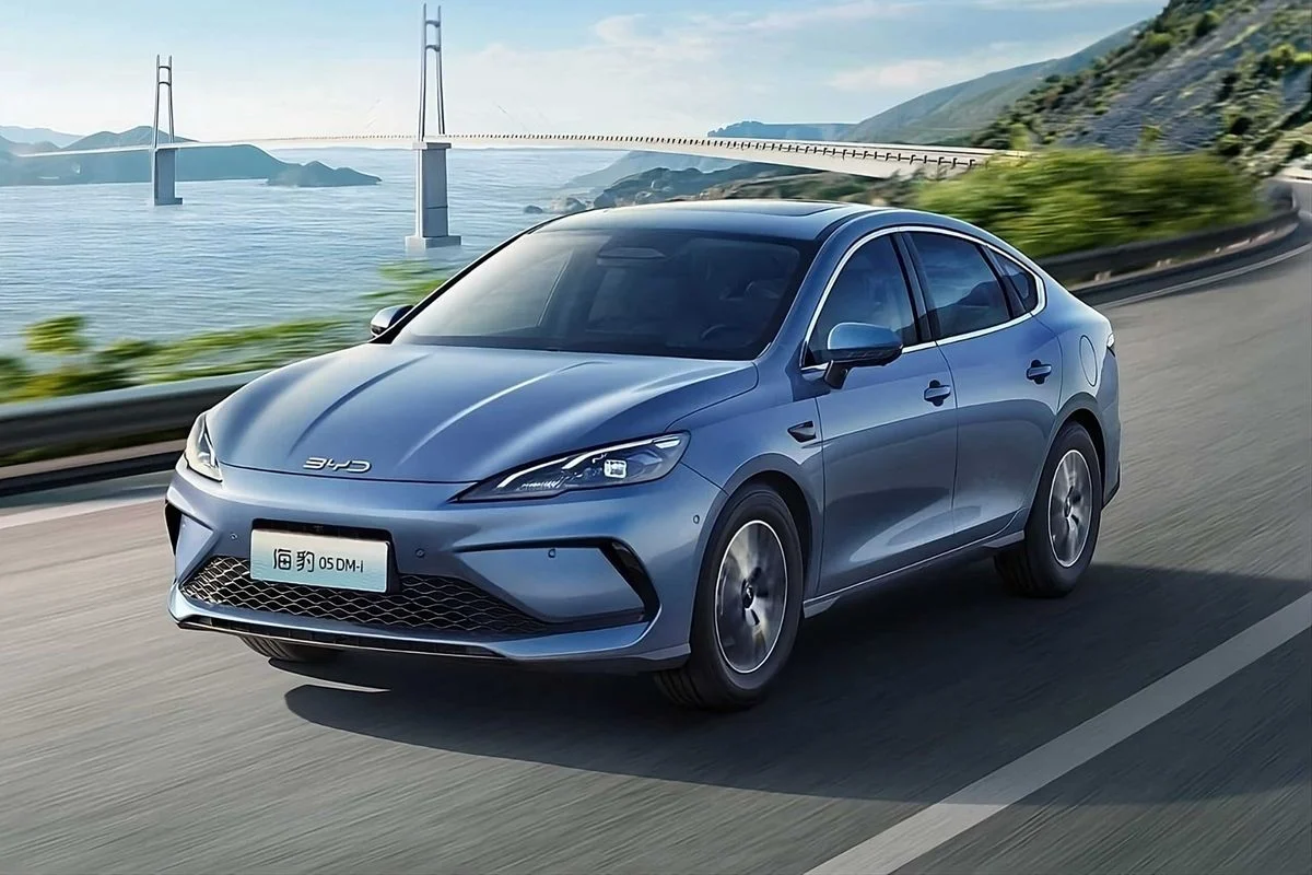 Terobosan BYD Sealion 05 DM-i: Mobil Listrik Pintar yang Mengubah Wajah Teknologi dan Kesehatan di Jakarta!