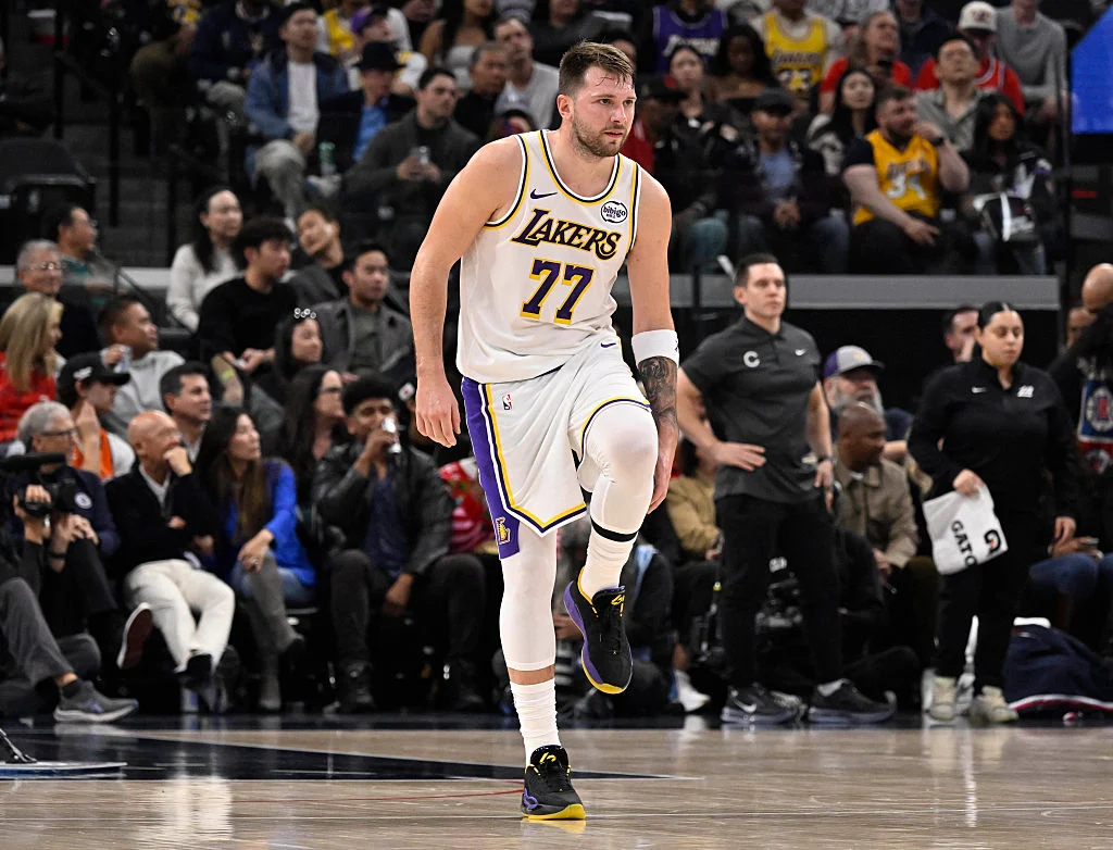Thunder Hancurkan Lakers 139-96, Luka Dončić Cedera Hamstring – Dampak Besar Musim NBA