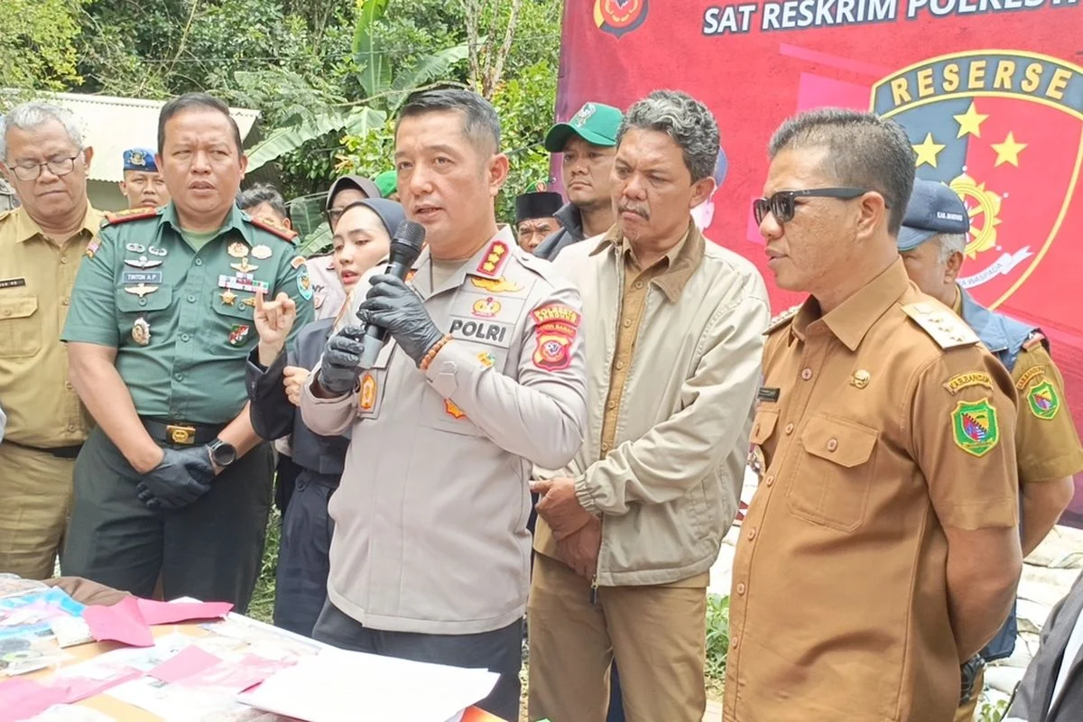 Toko Emas JSR Disegel Polisi: Dugaan Keterkaitan dengan Tambang Emas Ilegal Mengguncang Industri Perhiasan