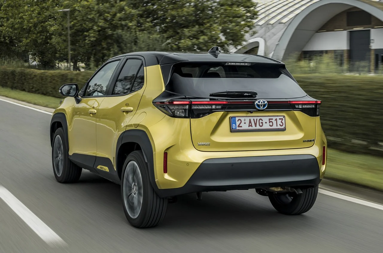 Toyota Segarkan Yaris Cross 2026 dengan Desain Hammerhead dan Hybrid Lebih Bertenaga, Siap Guncang Pasar SUV Ringkas