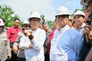 Wagub Kalbar Tantang Dedi Mulyadi: “Saya Cium Lututnya” Jika Bisa Bangun Jalan dengan APBD Rp6 Triliun