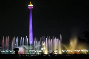 Warga Malaysia Terkesima pada Monas: Keindahan Ikon Nasional Indonesia Memukau Turis TikTok