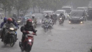 Waspada Cuaca Ekstrem! 31 Daerah di Jawa Tengah Diguyur Hujan Lebat, Sementara Makassar Siap Dihujani Hujan Ringan hingga Sedang