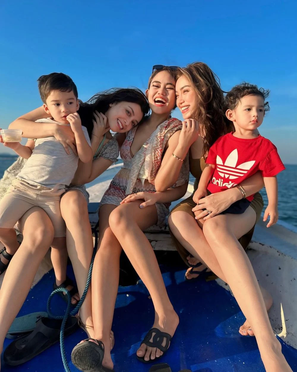 Xaviera Putri Liburan Seru di Hong Kong: 10 Potret, Sahabat, dan Tren Wisata Selebriti Asia