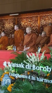 50 Bhikkhu Asia Tenggara Jalan Kaki dari Buleleng ke Borobudur, Bawa Pesan Damai dan Toleransi