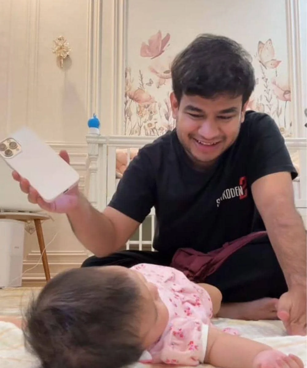 7 Momen Menggemaskan Fadil Jaidi Bersama Aisha, Si Putri Kecil Miskah Shafa yang Bikin Netizen Terpukau!