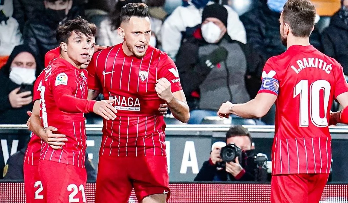 Alexis Sanchez Bawa Sevilla Selamat dari Zona Degradasi, Gol Penyelamat Mengguncang La Liga