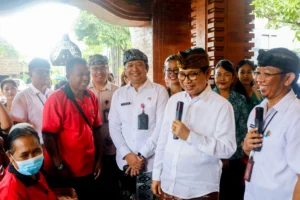 Bupati Adi Arnawa Rancang Penataan Besar Kuta, Trotoar 4 Meter hingga Transportasi Listrik