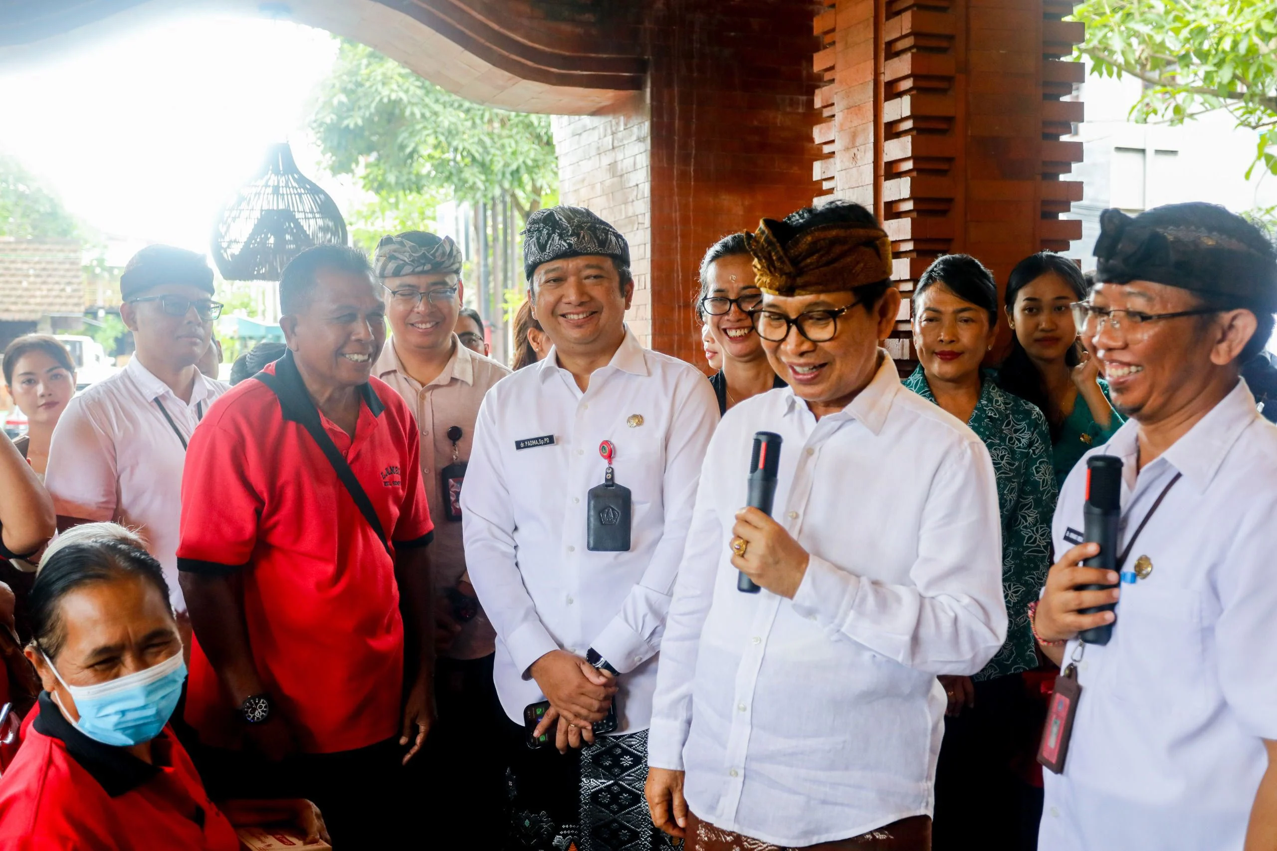 Bupati Adi Arnawa Rancang Penataan Besar Kuta, Trotoar 4 Meter hingga Transportasi Listrik
