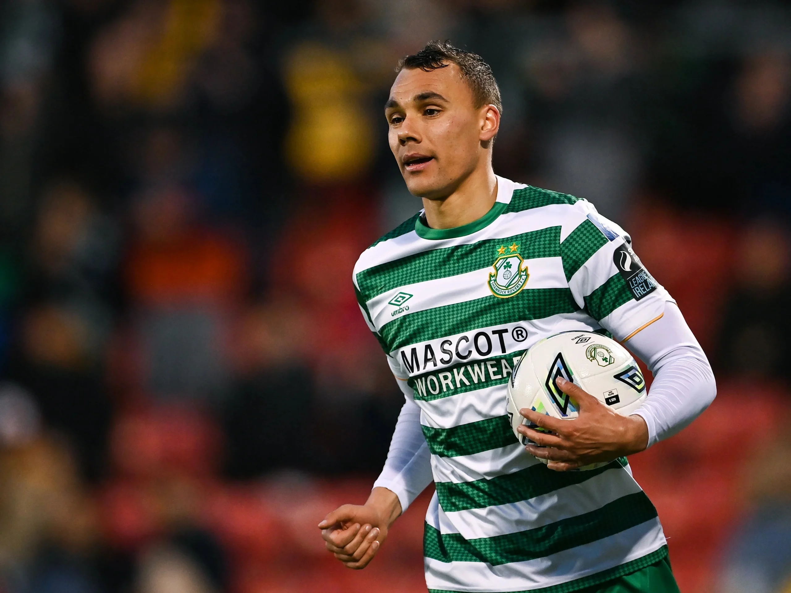 Graham Burke Bawa Shamrock Rovers Kembali ke Puncak Klasemen Usai Kemenangan Dramatis atas Waterford