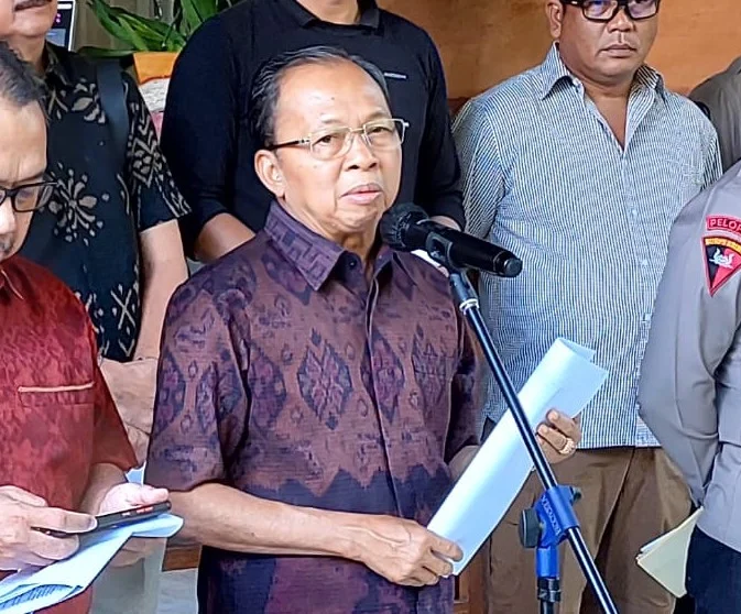 Gubernur Koster: Pelaku Usaha Pariwisata Wajib Kelola Sampah Mandiri demi Jaga Masa Depan Wisata Bali