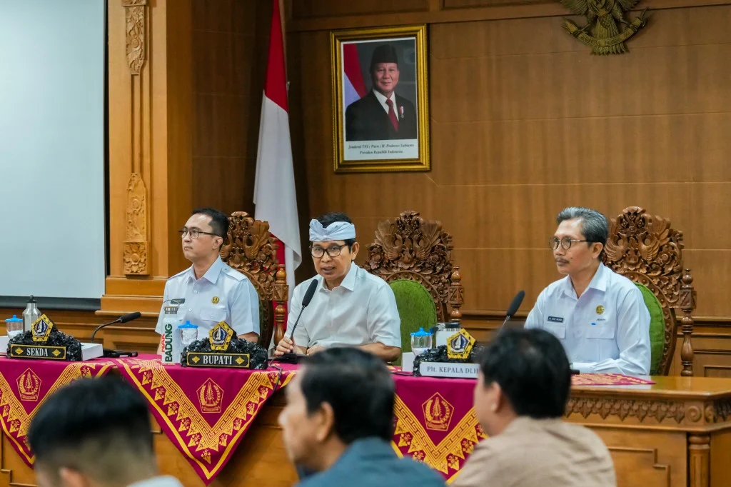 Ketua DPRD Badung Hadiri Koordinasi dan Evaluasi Percepatan Pengelolaan Sampah Berbasis Sumber di Sektor Pariwisata