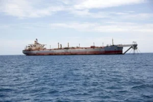 Meledak! Kapal Tanker UEA Terbakar di Lepas Pantai Sharjah, Diduga Serangan Drone; Iran Bantah Keterlibatan