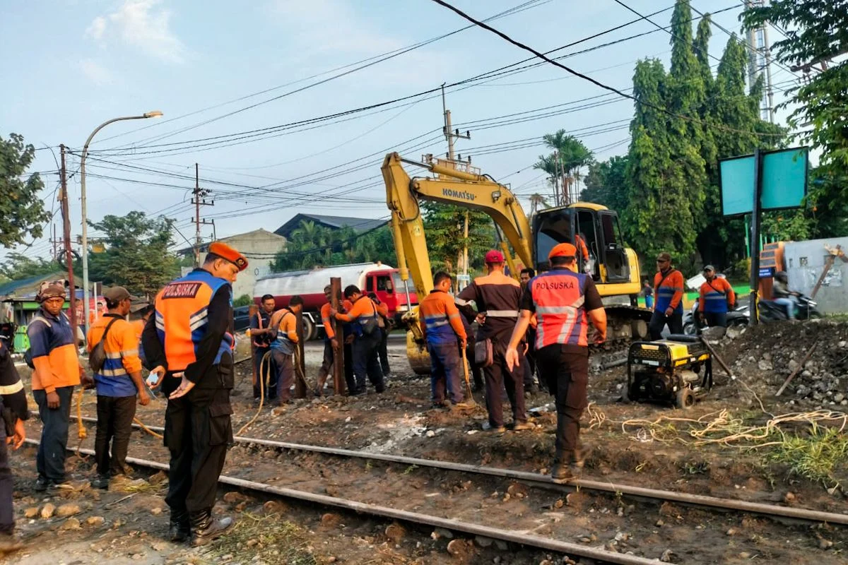 Misteri Tabrakan Kereta di Bekasi: 16 Korban Tewas, Penyidikan Ditingkatkan, Masinis dan Petugas KAI Diperiksa