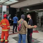Misteri Tanda Oranye dan Telepon Darurat: Kisah Mencekam Penghuni Saat Kebakaran Apartemen di Jakarta Barat