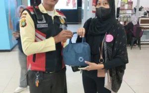Mobilitas Tinggi Picu Kelalaian, Puluhan Barang Tertinggal Setiap Hari di LRT Jabodebek