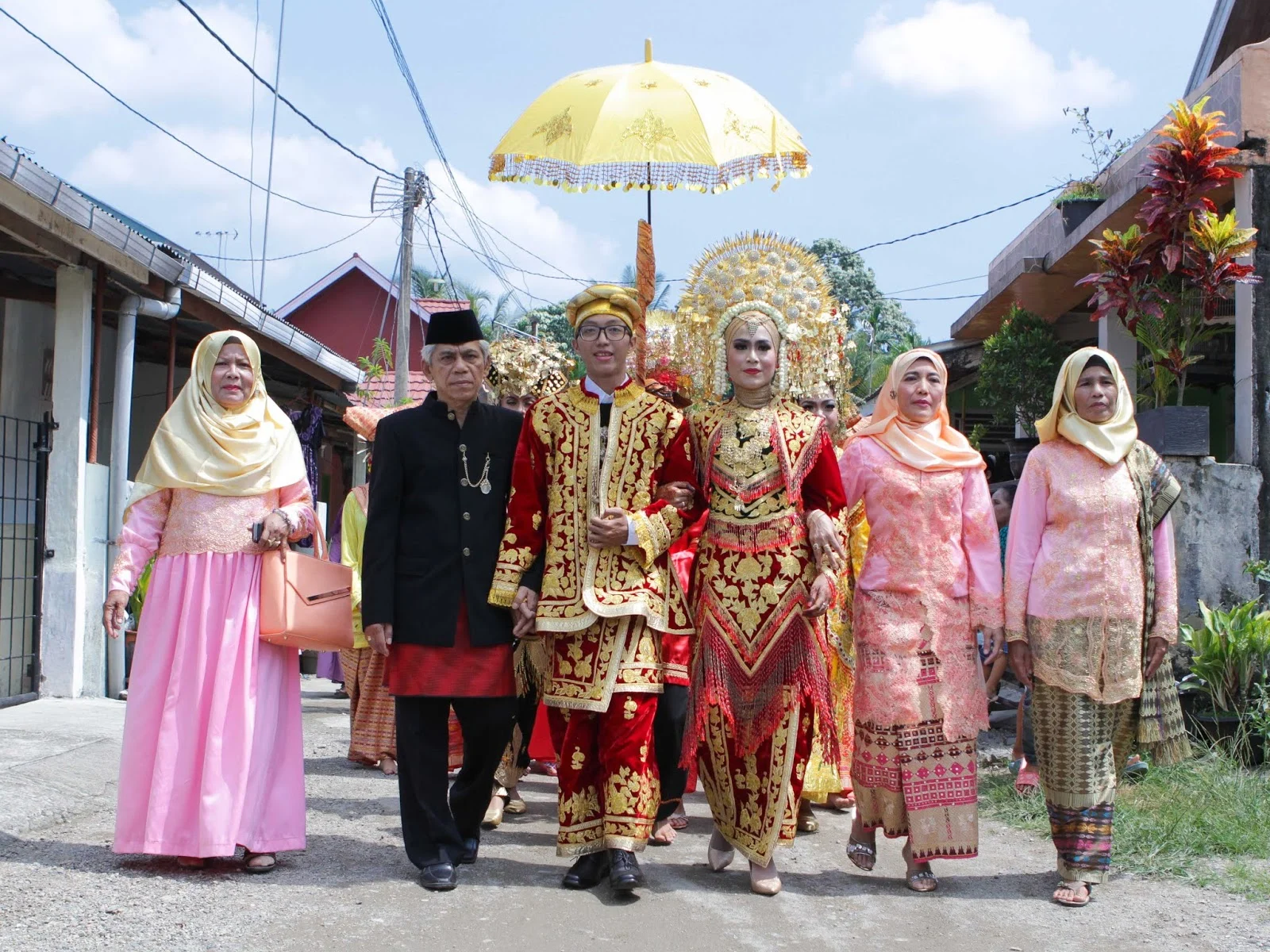 Momen Megah Siska & Indian Akbar: Akad Betawi & Resepsi Baralek Gadang Minang yang Memukau
