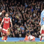 Paul Scholes Gugat Arsenal dan Soroti Krisis Chelsea: Kontroversi di Balik Analisis Premier League