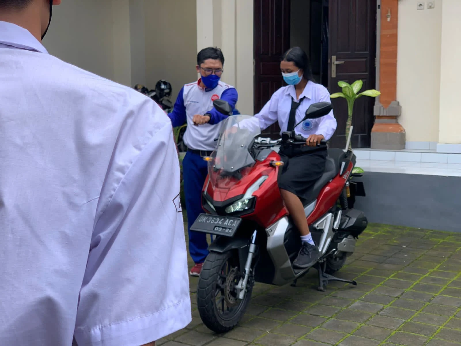 Puluhan Siswa SMAN 2 Kuta Dapat Edukasi Keselamatan Berkendara dari Astra Motor Bali