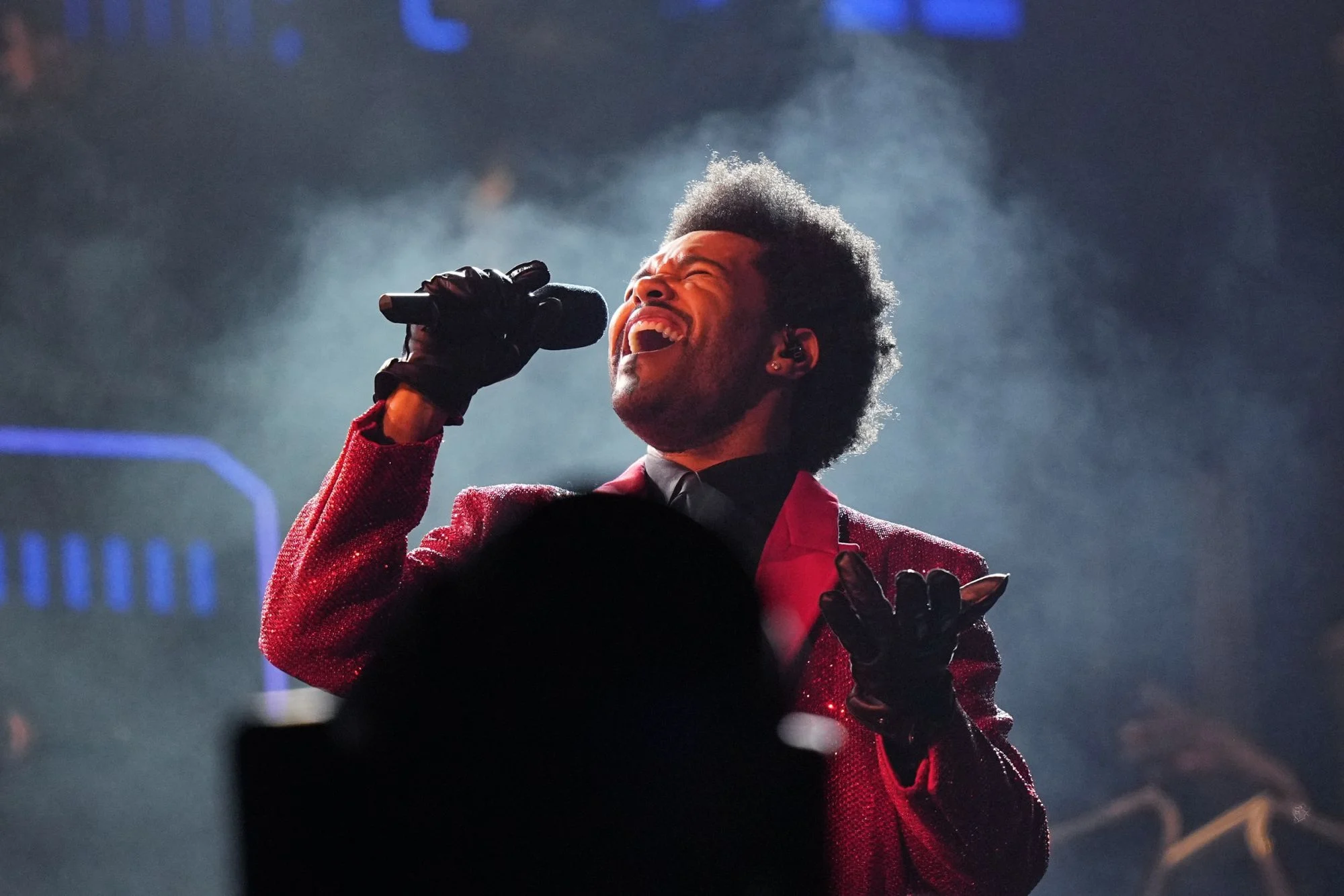The Weeknd Guncang Dunia Musik: Dari Lagu Hit hingga Turnamen Konser Global