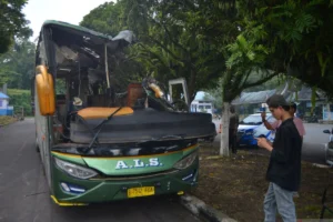 Tragedi Mengguncang Muratara: Balita 1,5 Tahun Tewas Terperangkap dalam Kebakaran Bus ALS