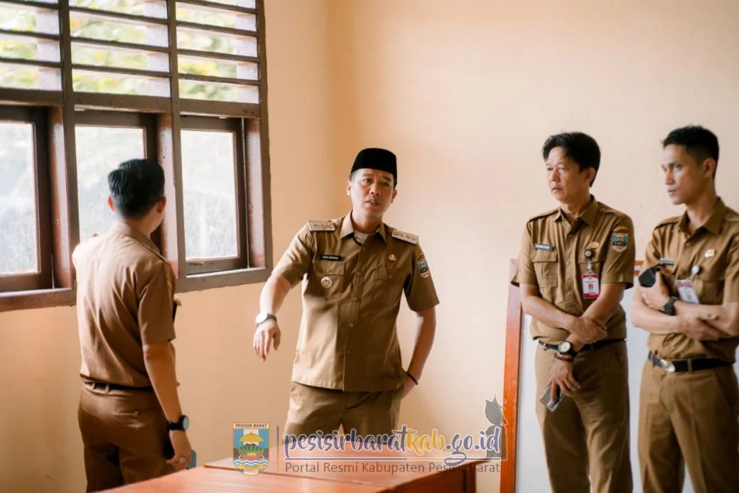 Walikota Denpasar Tinjau Program Revitalisasi Sekolah di SDN 6 Sumerta