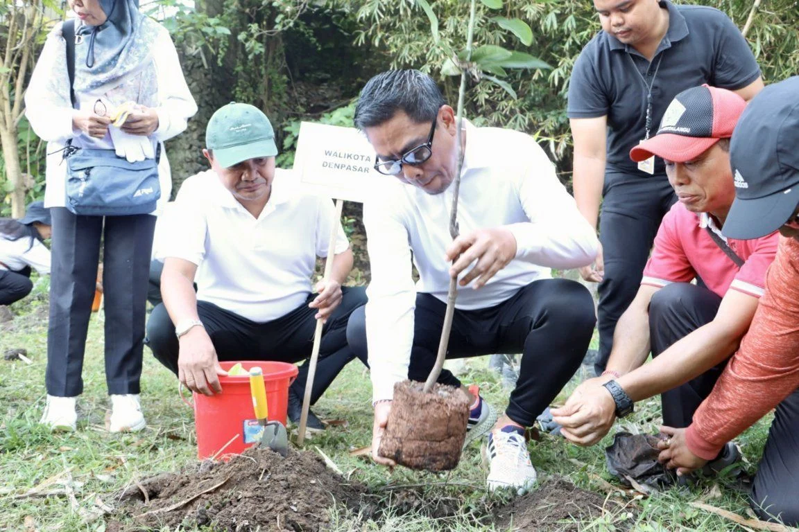 Wawali Arya Wibawa Ajak Masyarakat Jaga Lingkungan dan Kebersamaan