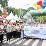 Wawali Arya Wibawa Lepas Jalan Sehat HUT ke-26 SMK PGRI 4, Ajak Siswa Tingkatkan Kompetensi