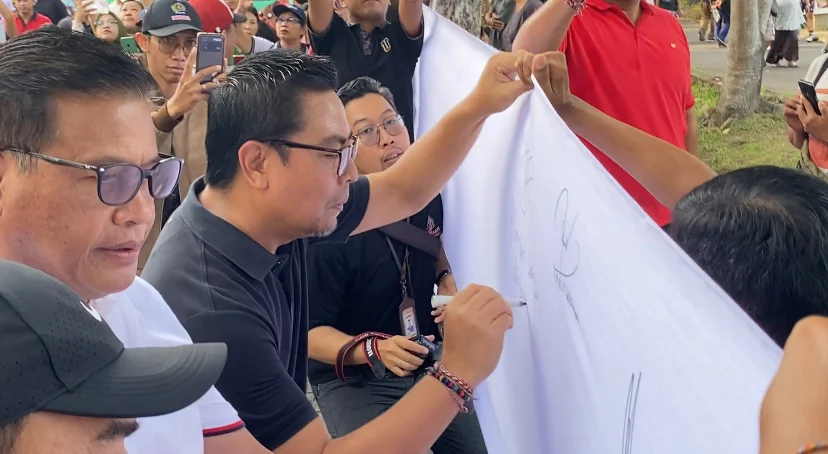Wawali Arya Wibawa Perkuat Komitmen Penanganan Sampah Melalui Dialog Bersama BEM FH Unud