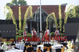 Bunda Rai Hidupkan Semangat Bung Karno Lewat Musik dan Kuliner Lokal