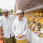 Bupati Adi Arnawa Hadiri Puncak Karya di Desa Adat Kelan
