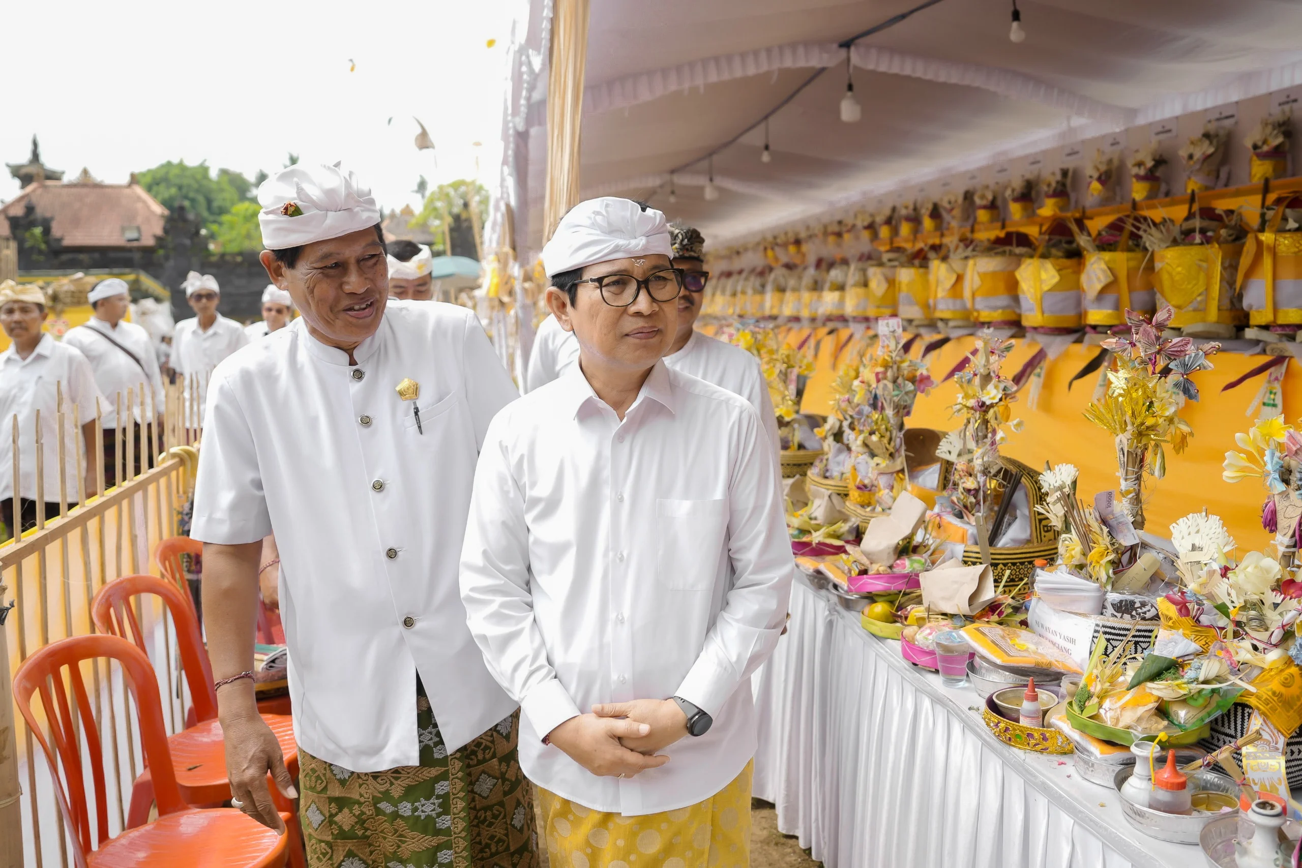 Bupati Adi Arnawa Hadiri Puncak Karya di Desa Adat Kelan