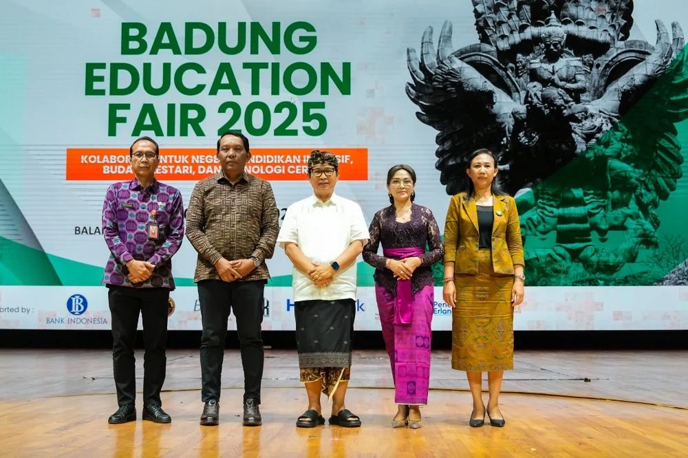 Bupati Adi Arnawa Luncurkan Beasiswa 'Nak Badung' di Bali Education Fair 2026