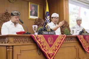 Bupati Adi Arnawa Pastikan Masyarakat Badung Tetap Tenang Berhari Raya dengan Bantuan Rp 2 Juta