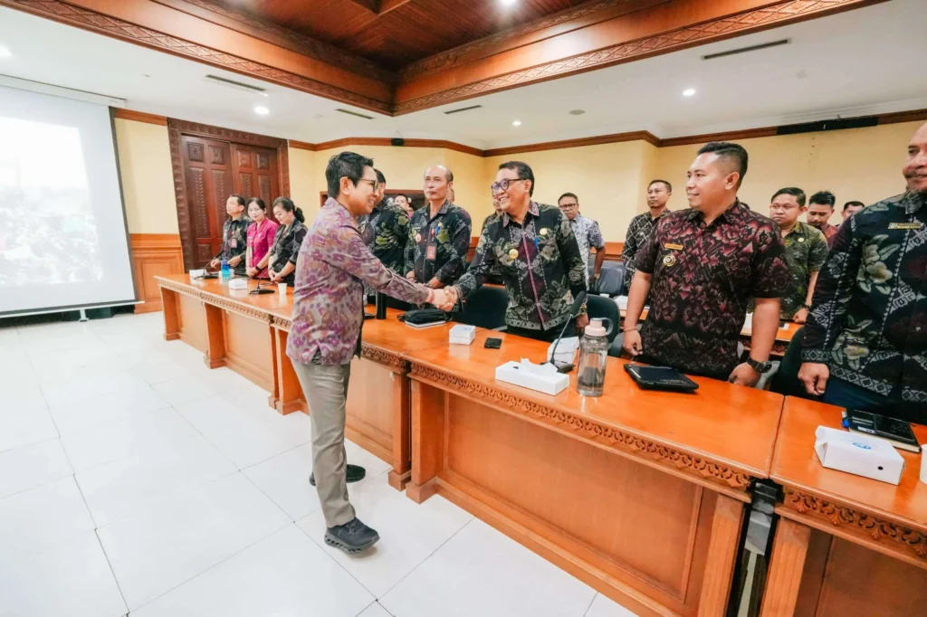 Bupati Badung Hadiri Rakor Percepatan Penanganan Sampah, Dorong Peran Aktif Sektor Horeka