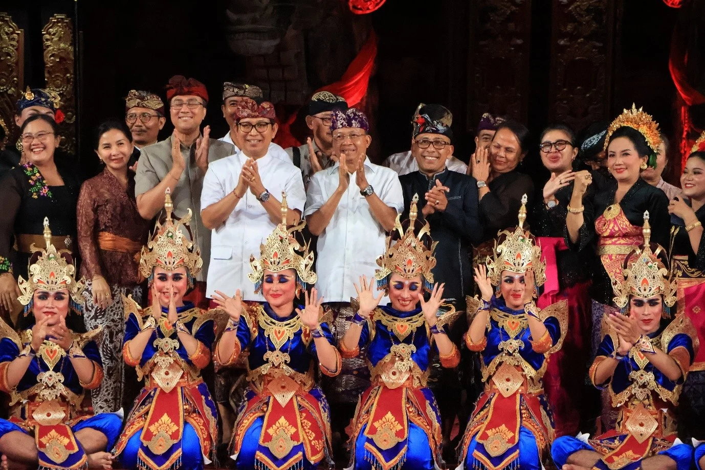 Bupati Satria Saksikan Uji Coba Gong Kebyar dan Drama Gong di Nusa Penida