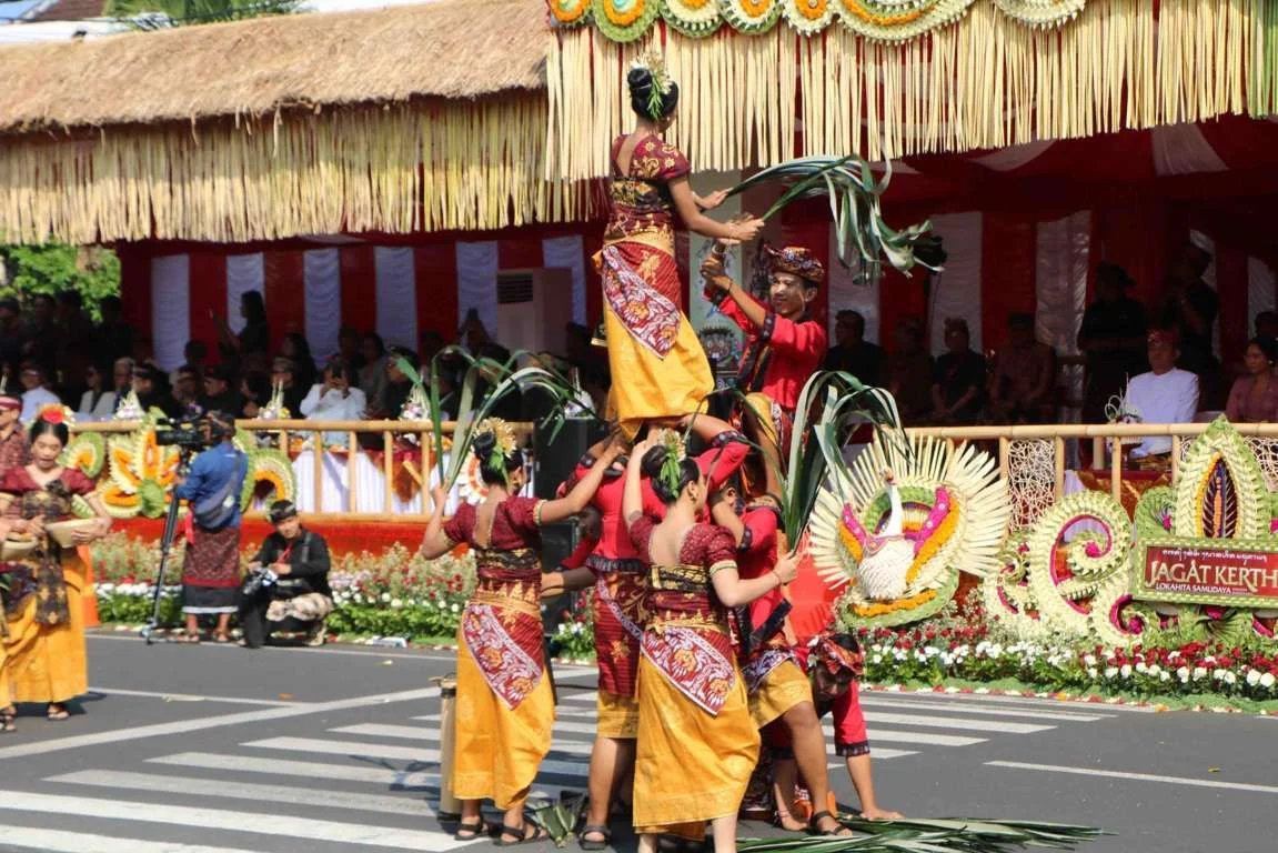 Duta Buleleng Menggaungkan Pesan Menjaga Harmoni Alam di PKB 2026