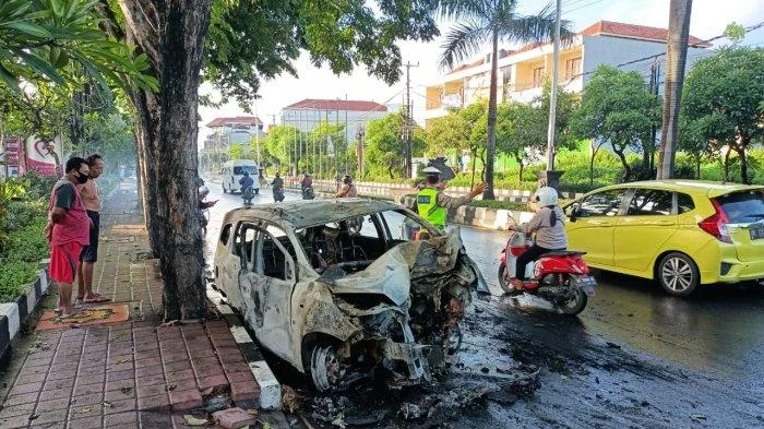 Kendaraan Yamaha Aerox Terbakar di Jalan By Pass Ngurah Rai