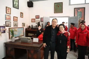 Megawati Napak Tilas di Rumah Masa Kecil Bung Karno: Serukan Perawatan Koleksi hingga Singgung Hubungan dengan Prabowo
