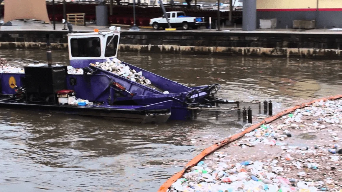 Pemkab Badung Apresiasi Kapal Trash Skimmer, Inovasi Baru Tangani Sampah di Pesisir Kuta