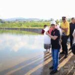 Peringati Bulan Bung Karno VIII, Bupati Satria Pimpin Aksi Bersih Pantai di Kusamba