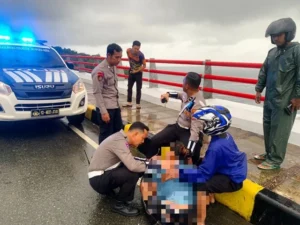 Polisi Mencegah Aksi Bunuh Diri Perempuan Muda di Jembatan Shortcut Gitgit