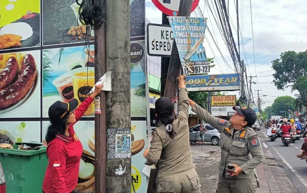 Satpol PP Denpasar Gencarkan Penertiban Media Promosi