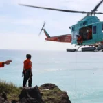 Tim SAR Gabungan Selamatkan Korban Terjebak di Tebing Pantai Pandawa