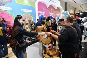 Transaksi UMKM Tembus Rp1,445 Miliar, Wagub Giri Prasta Tutup Karangasem Festival 2026