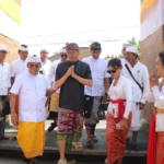 Wakil Bupati Badung Hadiri Upacara Ngeratep Tapakan di Carangsari